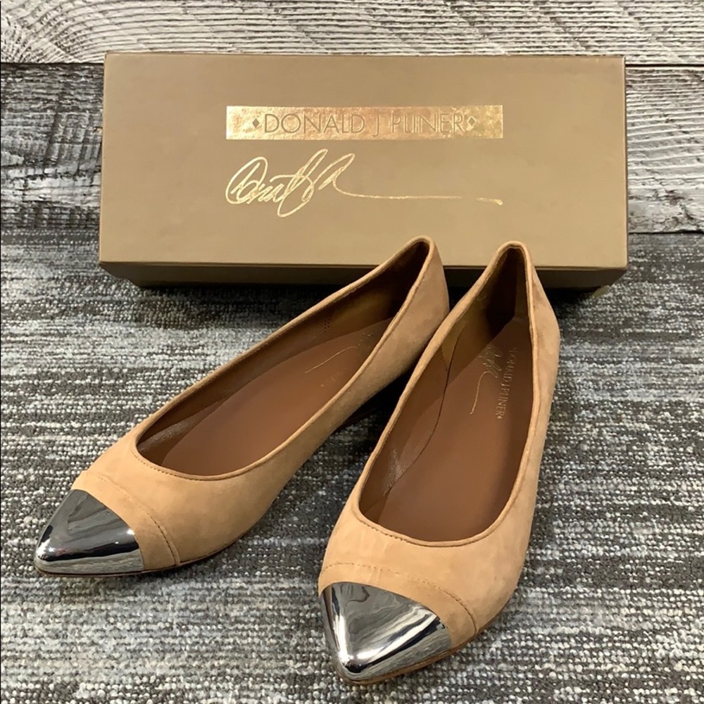 BRAND NEW Donald J. Pliner Noelle Low Wedge